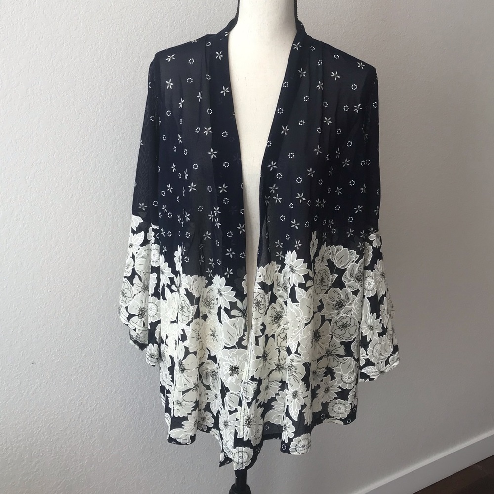 NWT Ember Floral Kimono